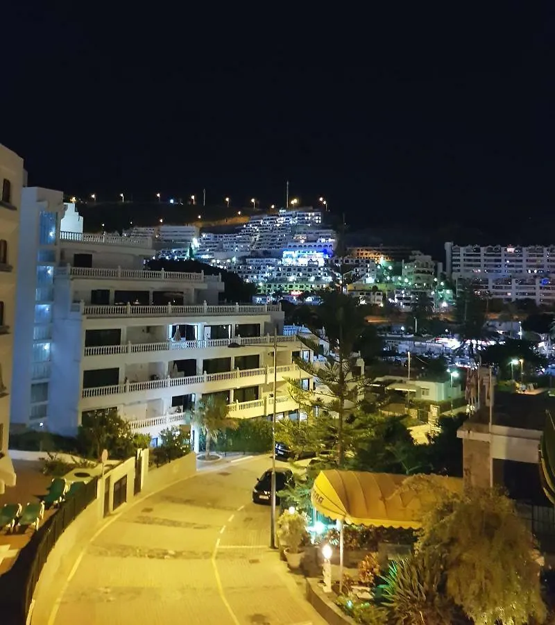 Two Bedroom Apartment 2 Min From Beach Mogan