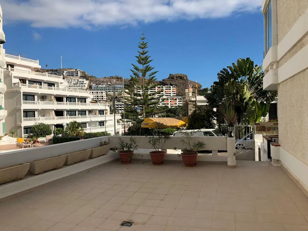 Two Bedroom Apartment 2 Min From Beach Mogan